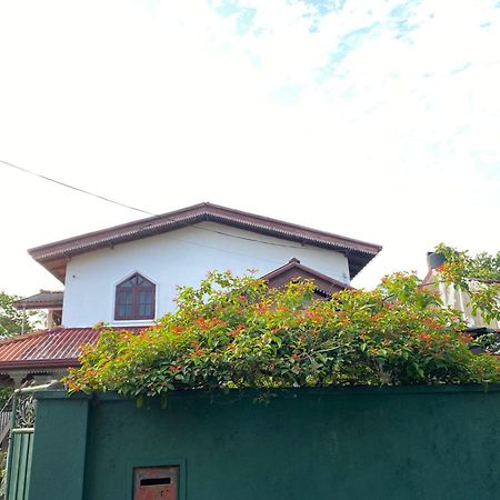 AlsonVilla Tourist Guest House Hikkaduwa Esterno foto