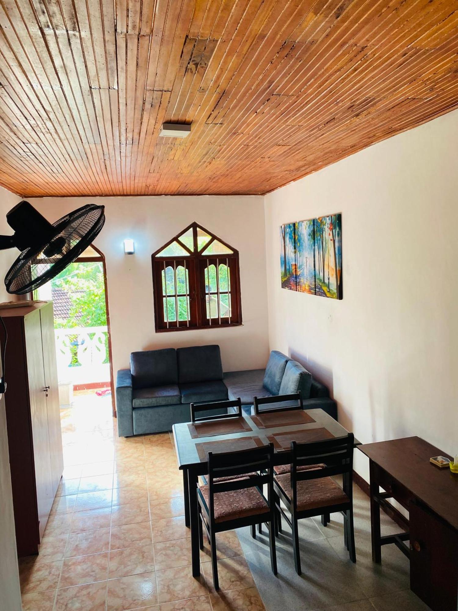 AlsonVilla Tourist Guest House Hikkaduwa Esterno foto