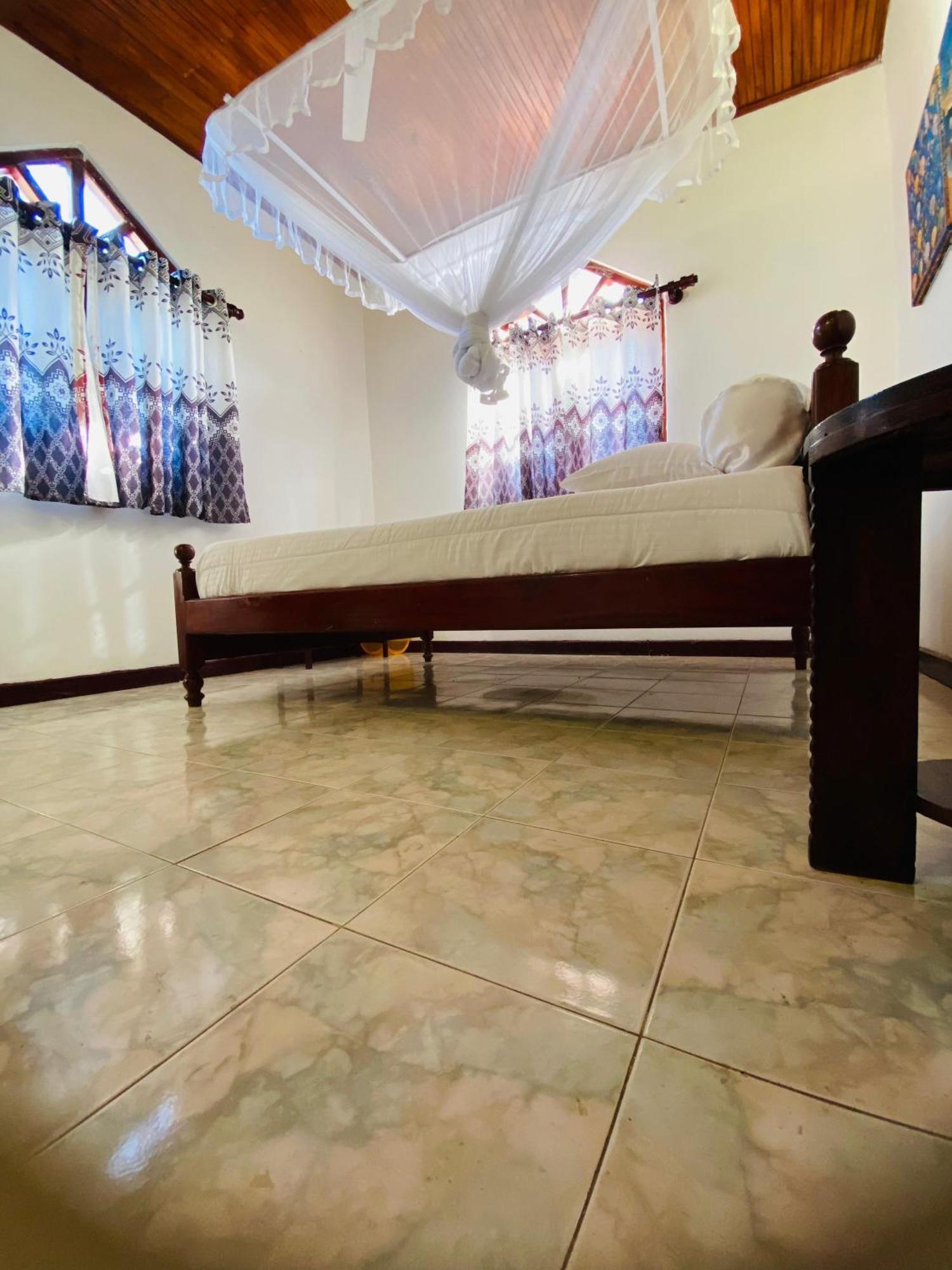 AlsonVilla Tourist Guest House Hikkaduwa Esterno foto